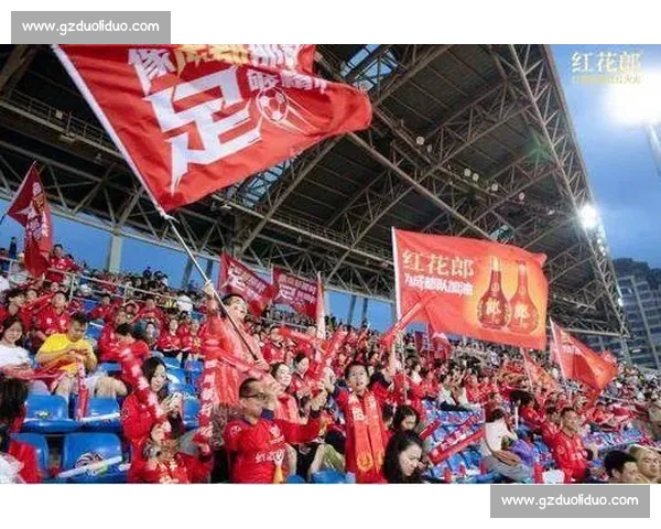 川超场外燃爆了！球迷喊着方言搞事情