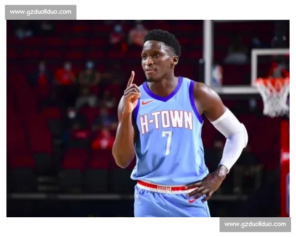 23+8+0 失误！波杰打服黑粉，科尔：他敢当老大