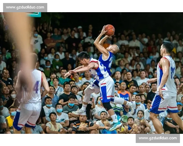 村 BA 绝杀名场面！劳宗烨压哨三分预定年度十佳