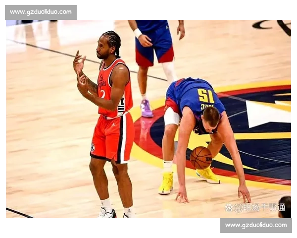 半场打卡！小卡 19 分钟 17 分率快船领先掘金